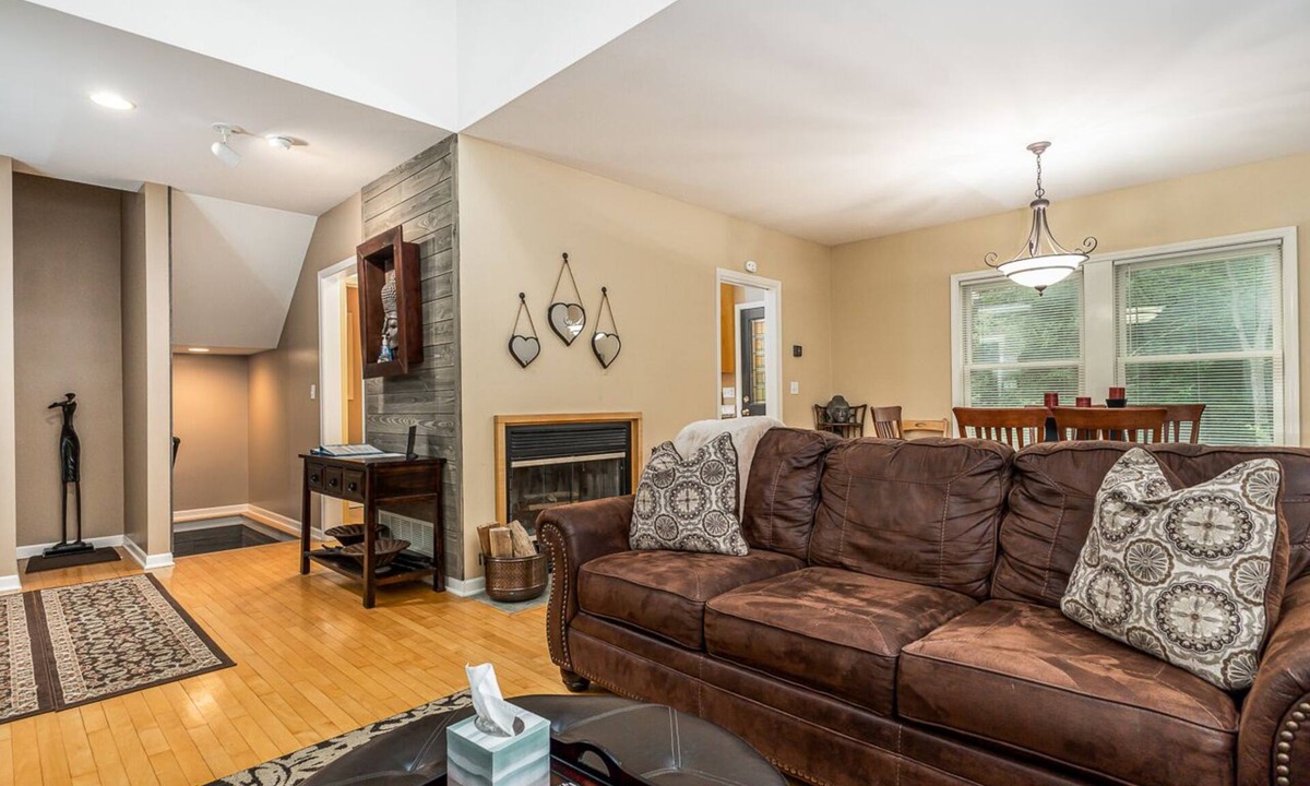 Galena House | Dog Friendly, Fire Pit, Game Room - Daily Deer Sightings!