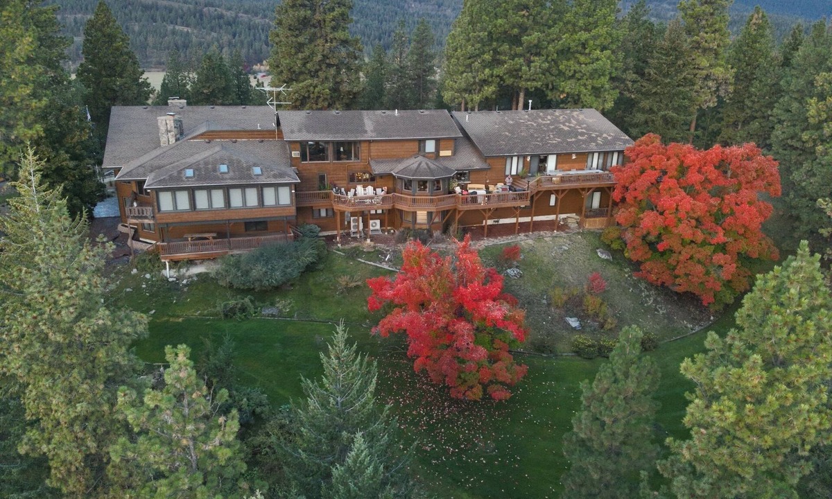 Kings Point House | Eagle's Bluff Estate on Flathead Lake near Glacier National Park