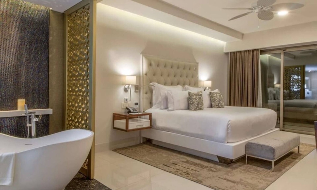 Ildefonso Green Resort | Enjoy your vacation stay in a 5 diamond hotel in Cabo San Lucas.