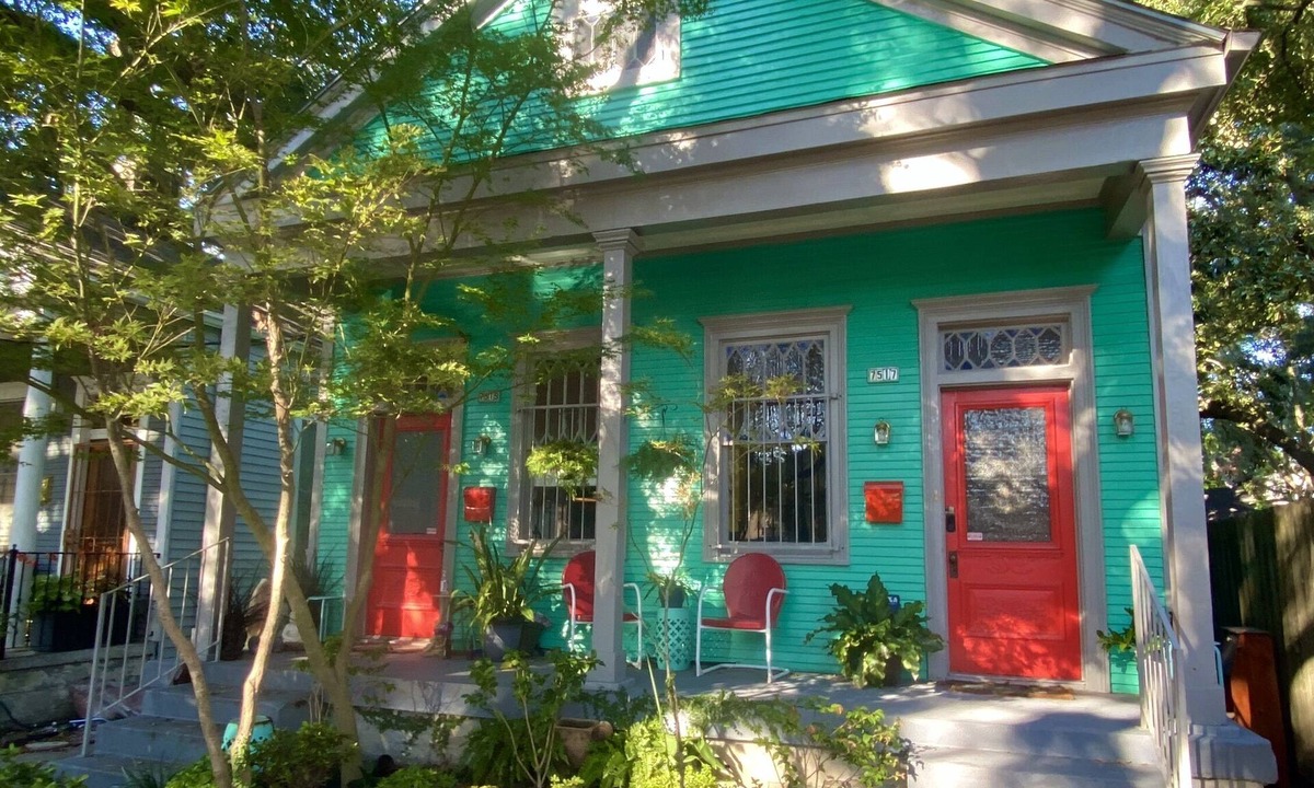 East Carrollton House | Experience Charm & Beauty of Authenitc New Orleans 1 Br. Home with Patio Garden