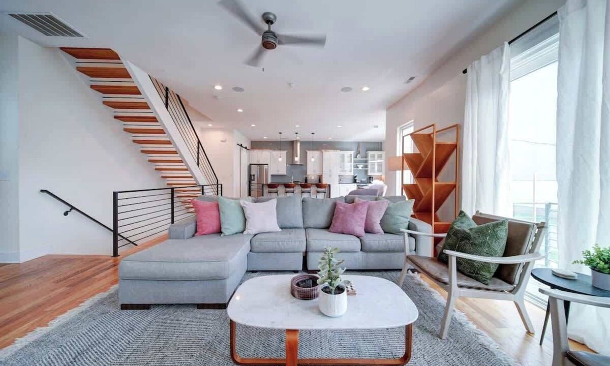 Third Ward House | Family Retreat: Hot Tub, Free Parking & View