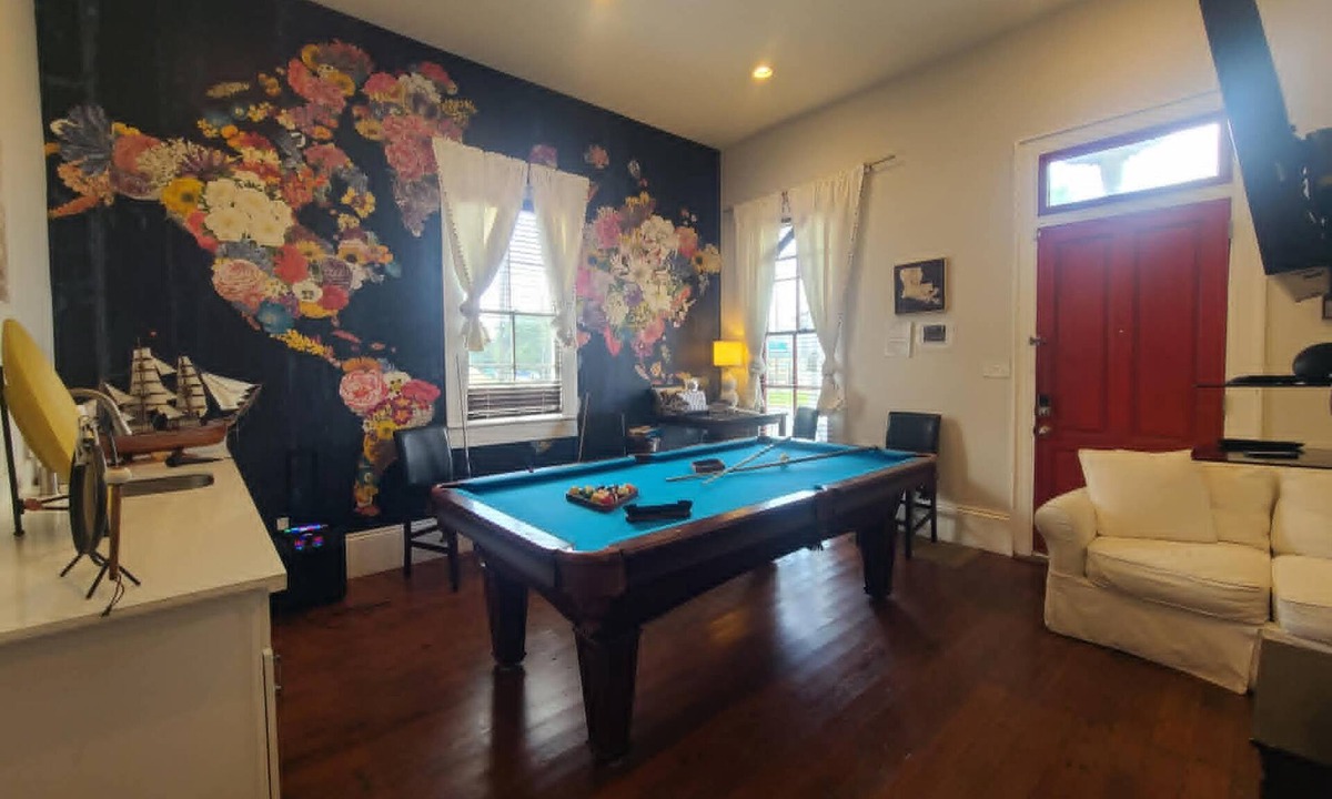 Saint Claude House | Flower Pool Hall- 9 Beds/4BA NOLA Style, Fenced in Yard, Karaoke Machine & Grill