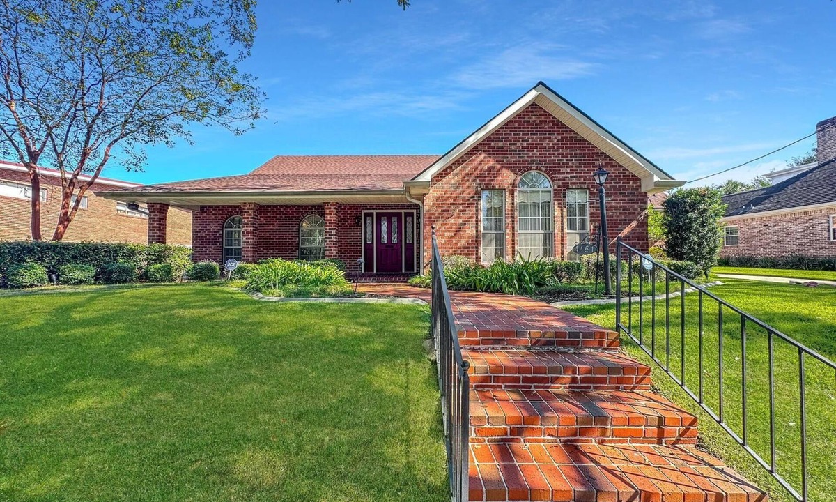 Gentilly Terrace House | Franklin Manor- Just minutes away from the French Quarter and Lake Pontchartrain