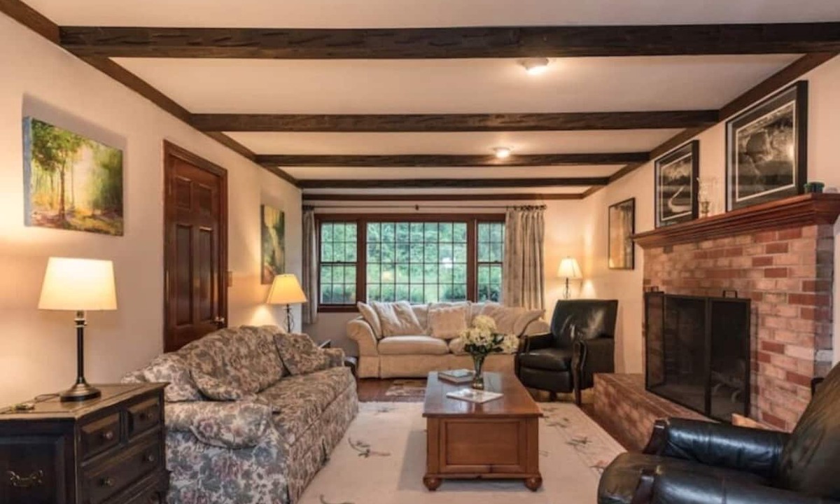 Watertown House | Gather your family at this country estate