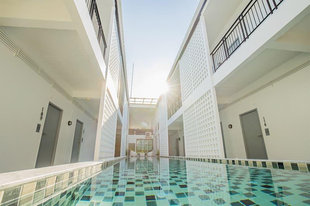 Thep Kasattri Condo | Greenery Loft Phuket only 20 minutes to Bang Tao Beach