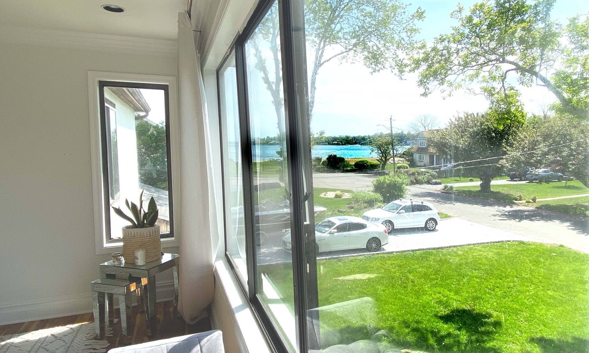 Cove - East Side - Shippan House | Huge 4 br home waterfornt view-walk to Cummings beach/40 min to NYC
