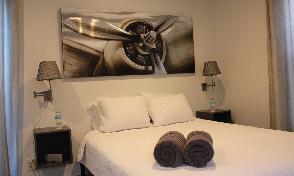 Lake Worth Apartment | J&k’s Chic Farmhouse Downtown Lake Worth Beach