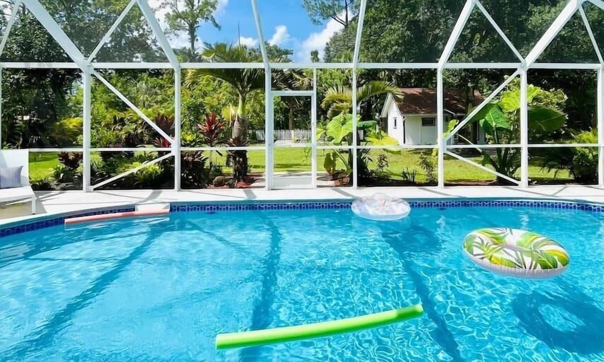 Jupiter Farms House | Jupiter Estate With Heated Pool, Game Room, BBQ, 1 Acre Yard