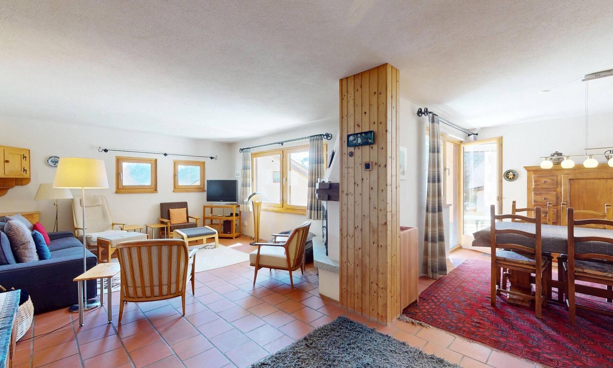 Samedan Apartment | Large 4½-room appartment (122m²) on the ground floor in a quiet location, direct