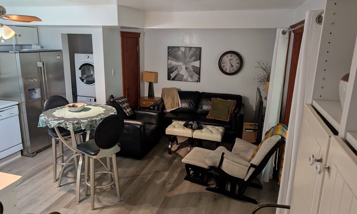 Port Stanley Apartment | Long term only - Cozy Lakefront 2BDR with Hot Tub in the Village