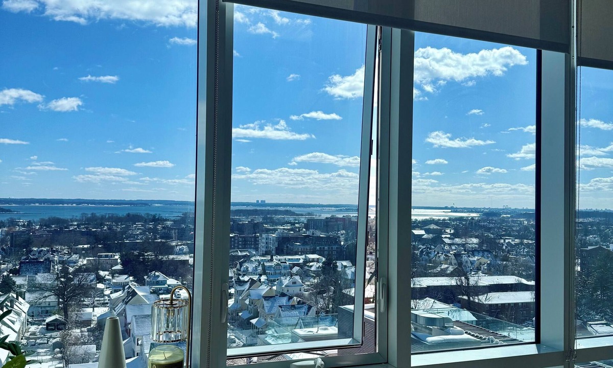New Rochelle Apartment | Luxury 1-bedroom apartment in New Rochelle with stunning water views.