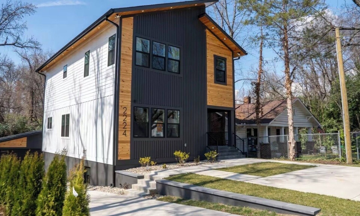 Charlotte House | Luxury 5BR Charlotte Home, Near uptown & Airport!