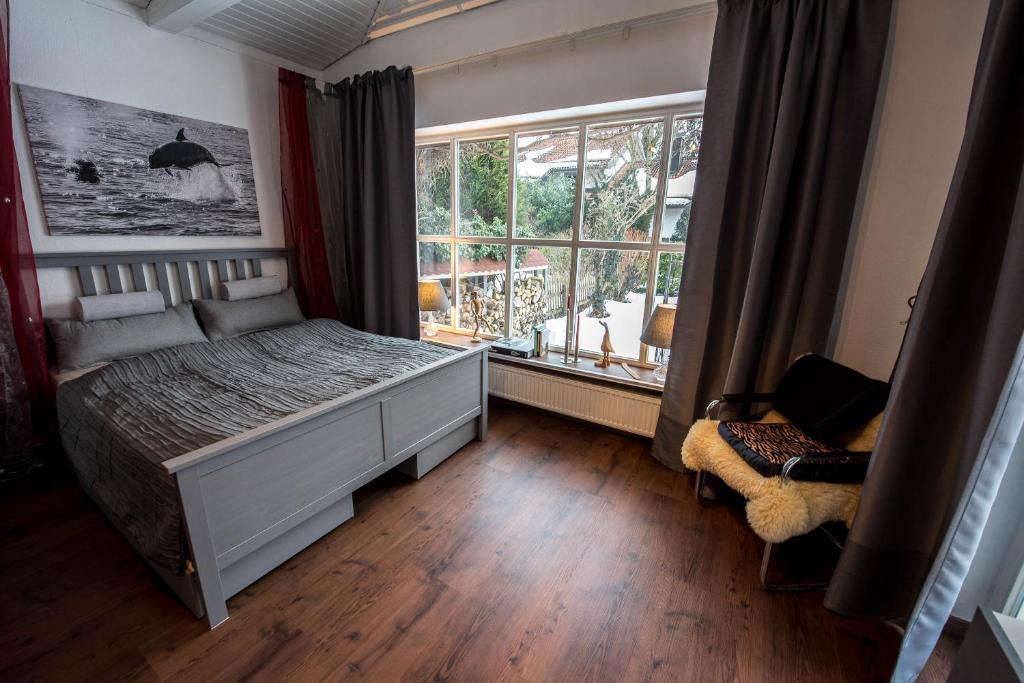 Munchen District House | München- Pullach, Wohnen im Grünen