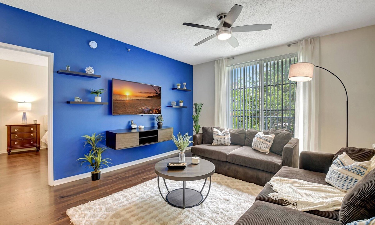 Downtown West Palm Beach Condo | Modern 1-Bedroom Condo w/Gym, Pool & Covered Parking in Downtown WPB