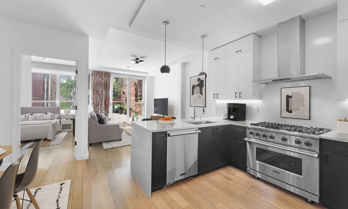 Fort Greene Condo | Modern 4 bedroom in heart of Downtown Brooklyn across from Barclay's center