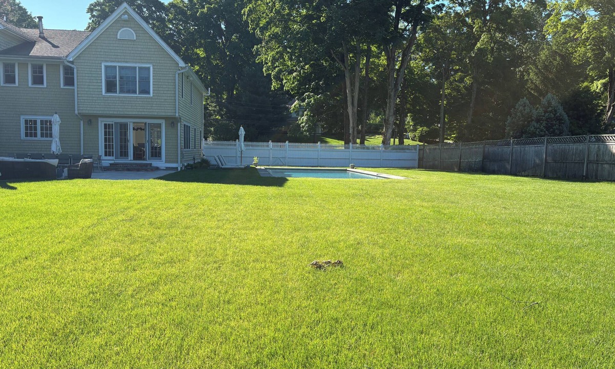 Westport House | Modern 6-bedroom w/pool, one mile from beach golf in Westporr