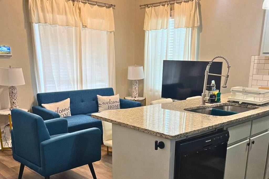 North Belmont House | Modern Belmont Retreat Close to CLT Airport