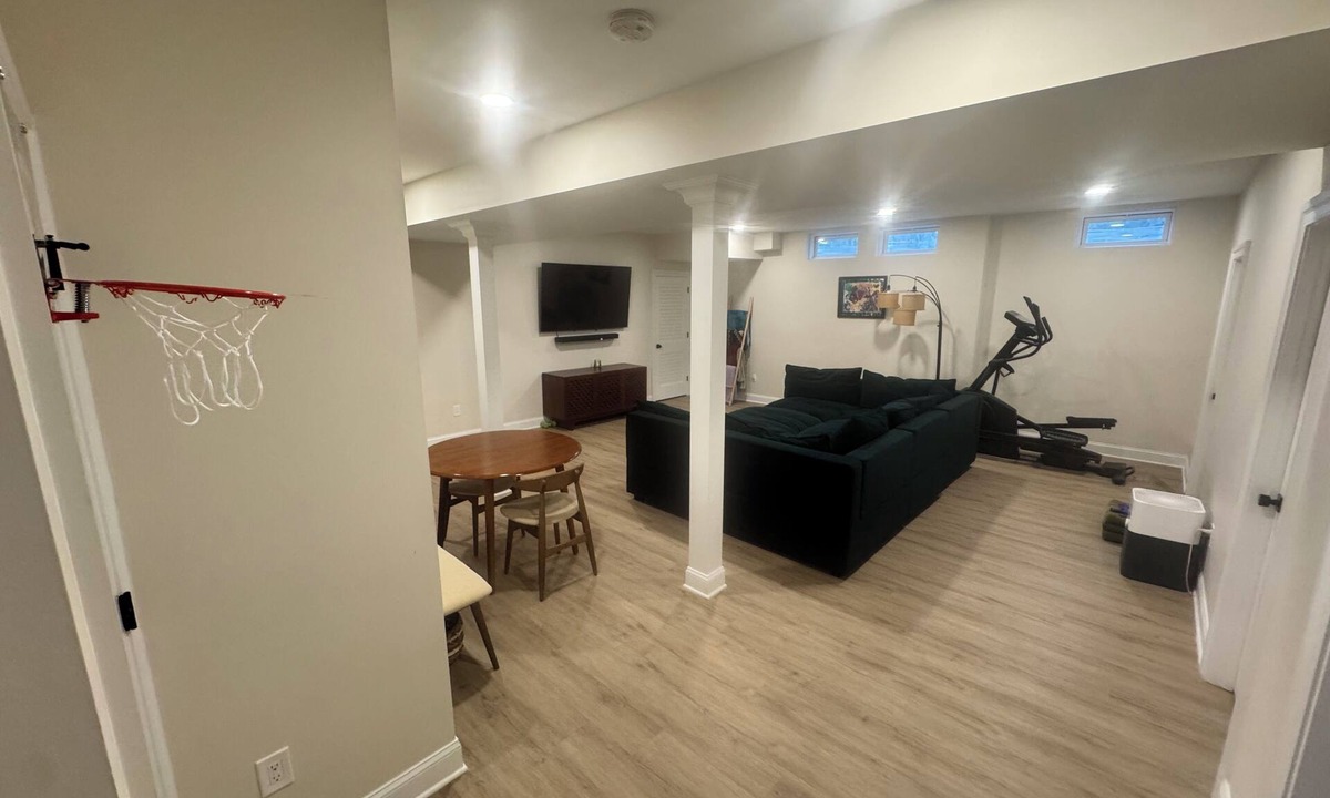 Maplewood House | Modern Luxury Home - 6BR World Cup Basecamp Near MetLife Stadium + NYC Access
