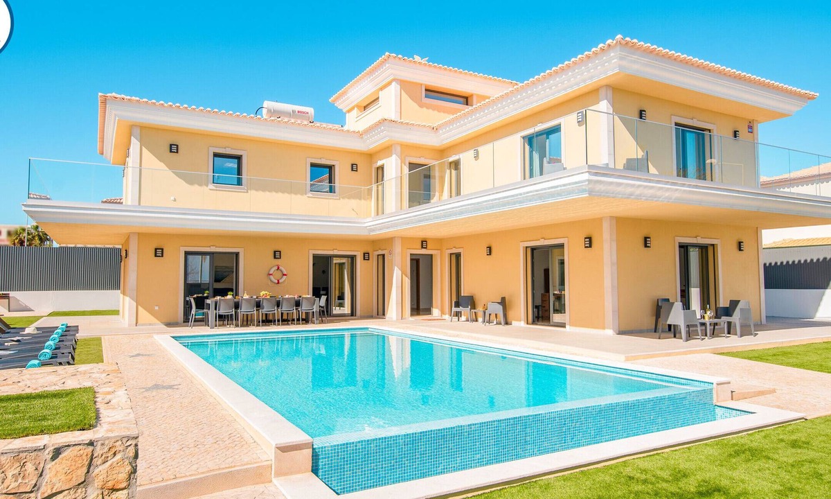 Montechoro Villa | Modern Villa w/Heatable Pool & BBQ