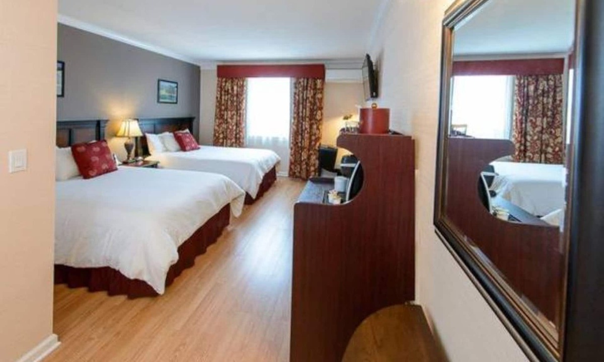 Norwalk Hotel | Monthly Stay - Private 2 Queen Bedroom
