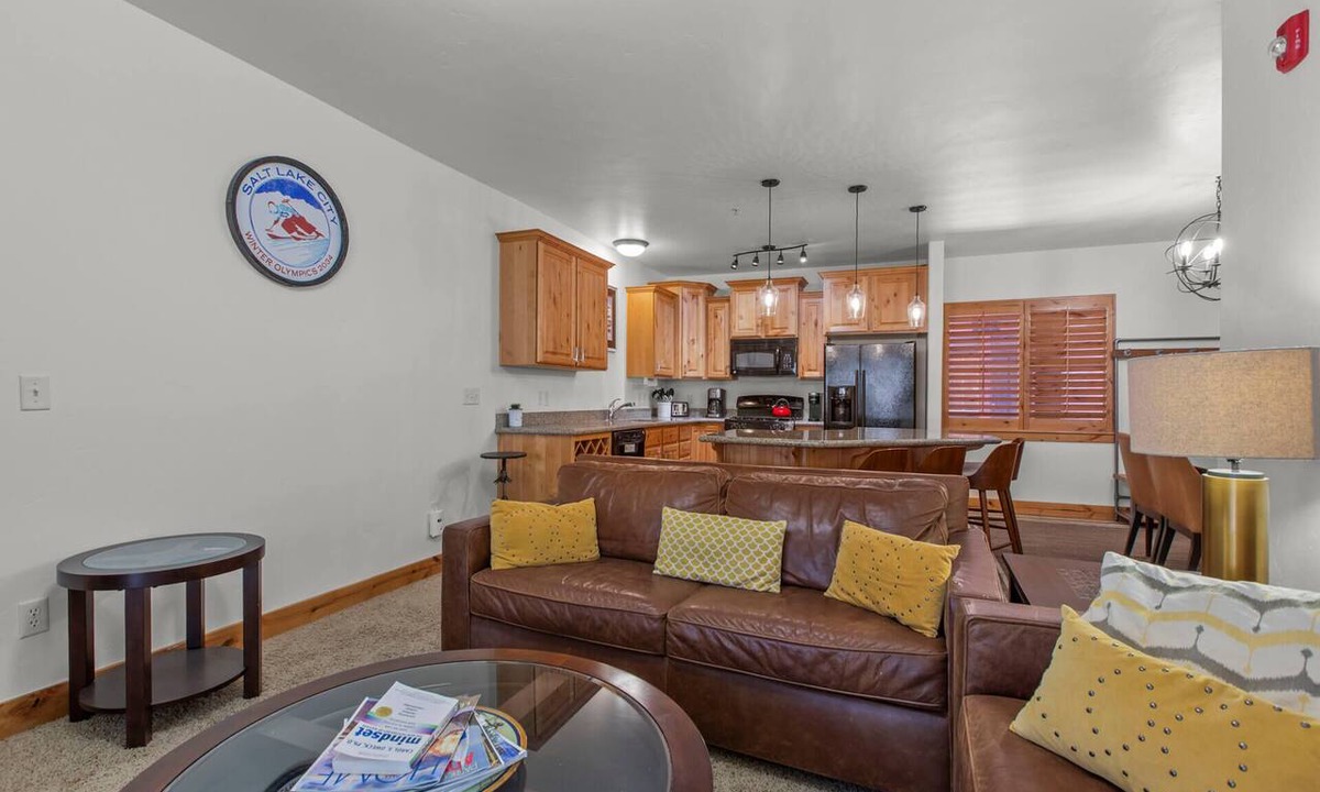 Bear Hollow Village Condo | Moose Mgmt at Bear Hollow 4205 Pool-HotTub-Trails-Reliable WiFi-Free Shuttle