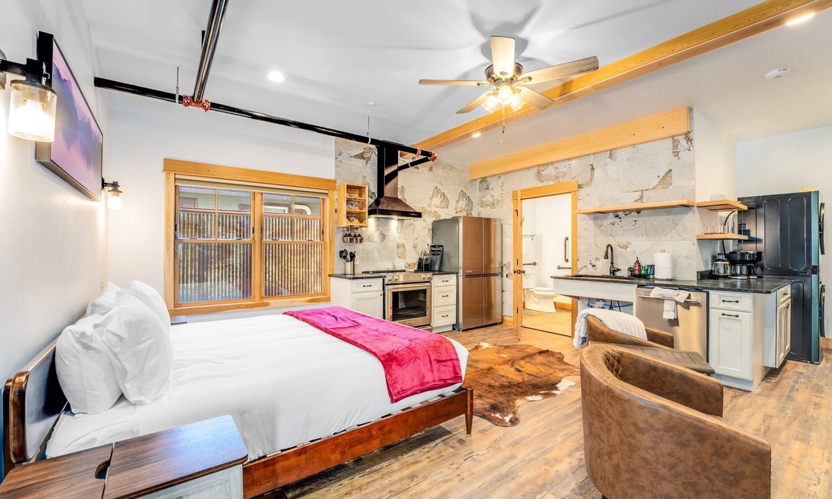Agpar Condo | New! Lake McDonald Townhome. In Glacier National Park!