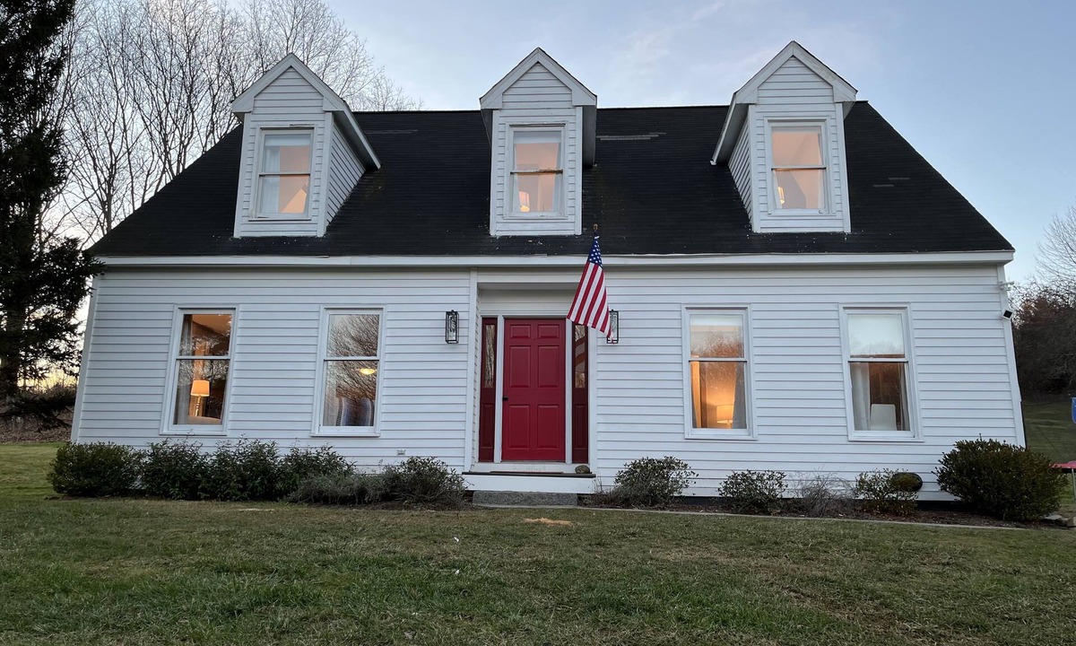 Roxbury House | "Painter Hill" Best Town 1.5 Hrs NYC, Restaurants, Shops,VIEWS! Hot Tub Spa, BBQ