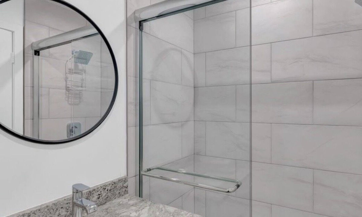 Central Beach House | Peaceful 2-bedroom Bungalow with AC in Sunny Vero Beach Steps to the Ocean