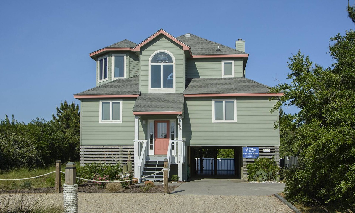 Whalehead Beach House | Pelican Shores: Private pool, 4 bedrooms, Whalehead Beach