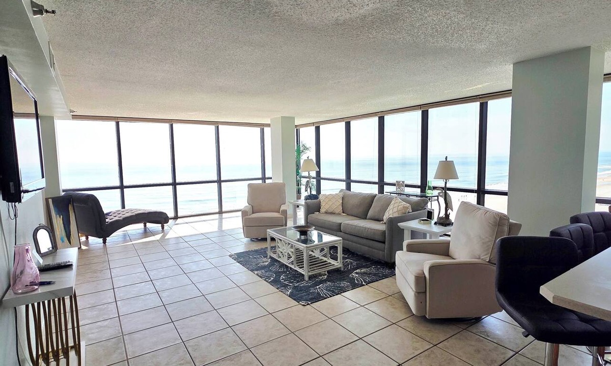 Schulte Park Condo | Penthouse Paradise~deluxe Oceanfront 2 bedroom 2 bathroom w/pool & tiki bar