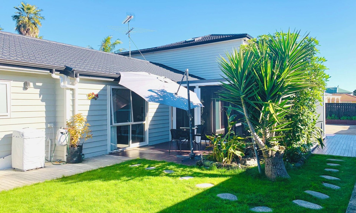 Rosedale House | Private Double Cozy Guest Suite with Private Garden-Walk Distance Rosedale Park