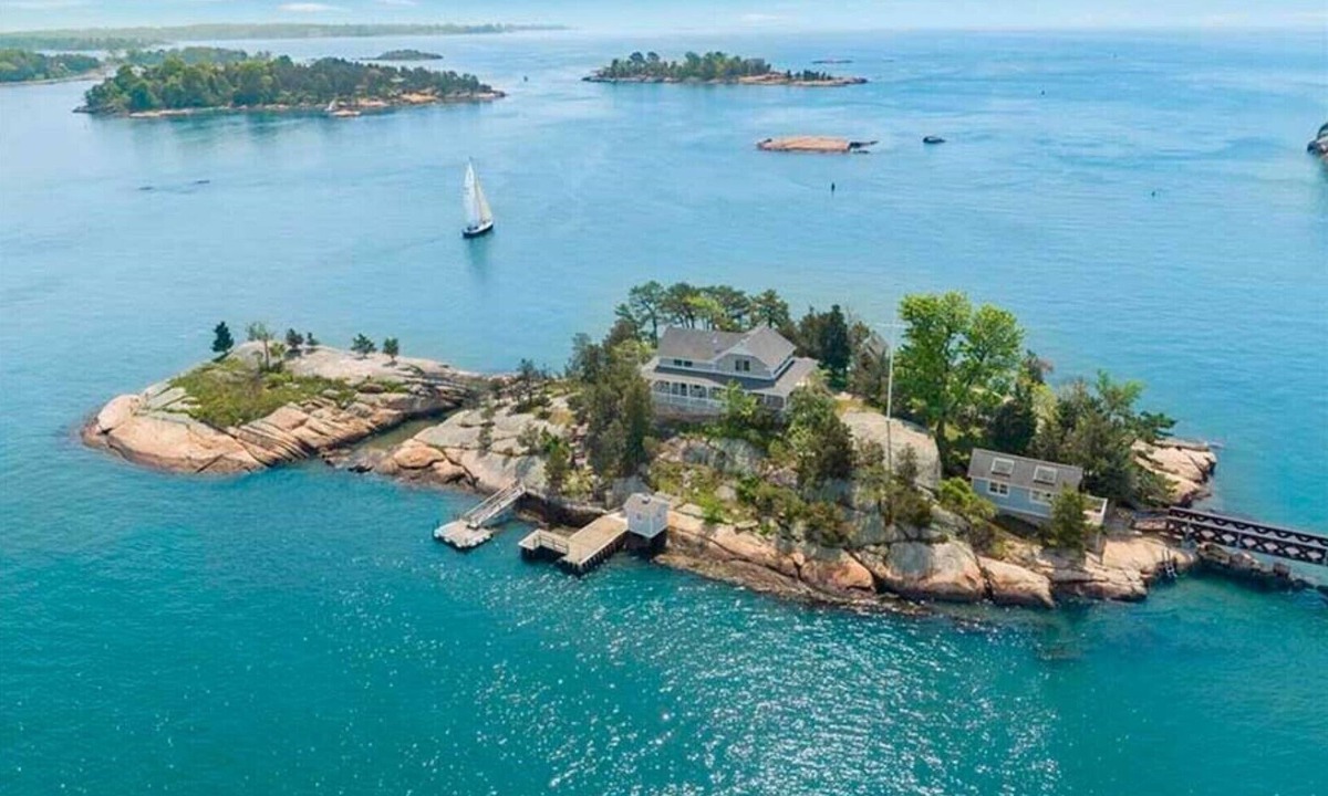 Branford Cottage | Private Island Compound with Large Cottage and Guest House