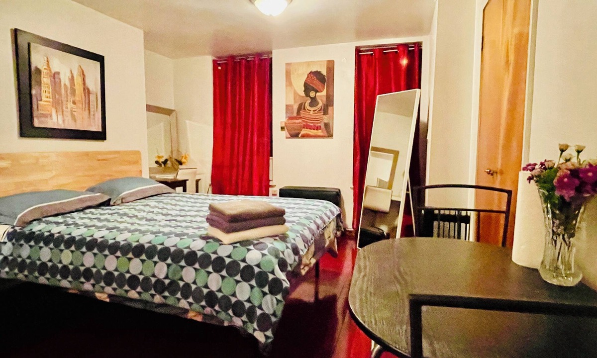 Lower East Side Apartment | Quiet Studio with Kitchen in Prime Manhattan - Lower East Side