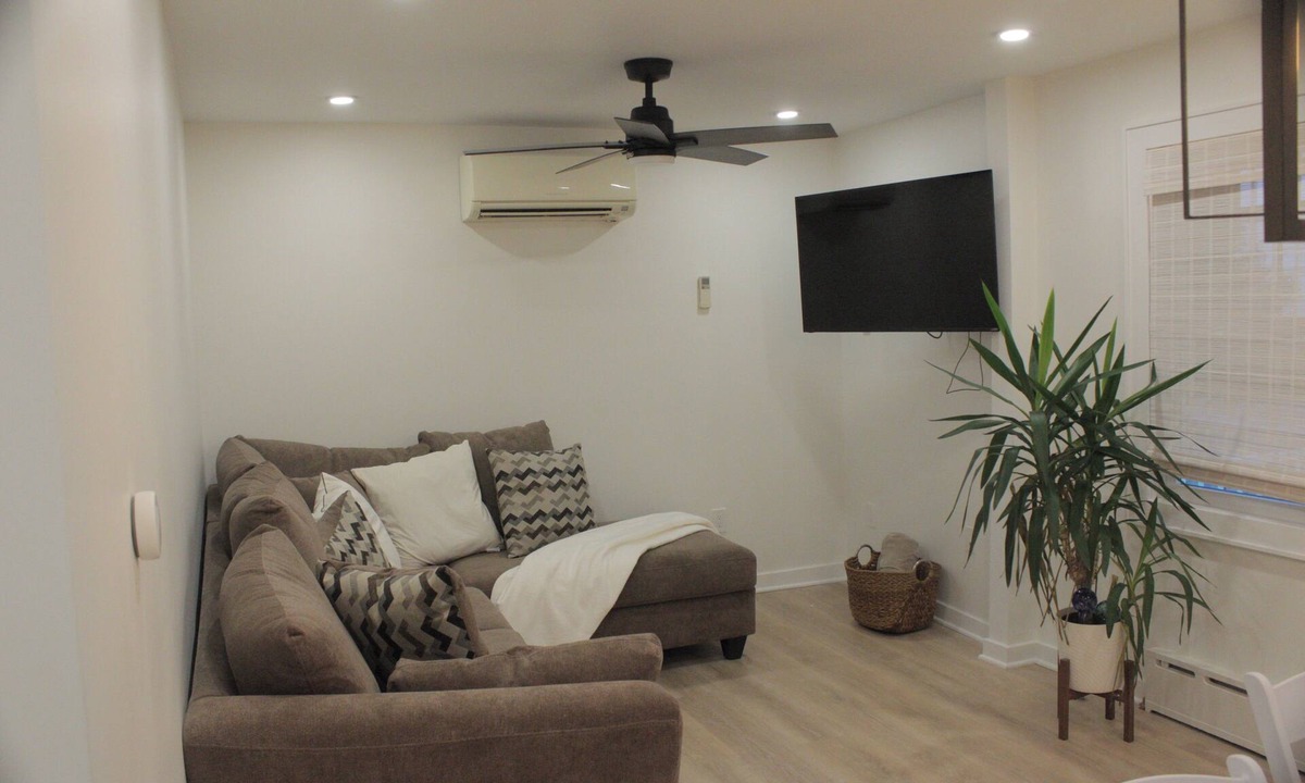 New Rochelle Apartment | Renovated 3BR Family Friendly Apartment Private Parking Walk to Train NYC