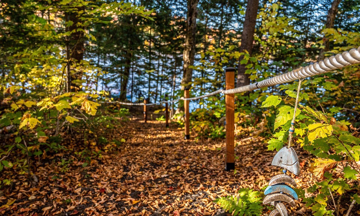 St-Adolphe-d'Howard Cabin | Rustic, luxurious lakeside chalet
