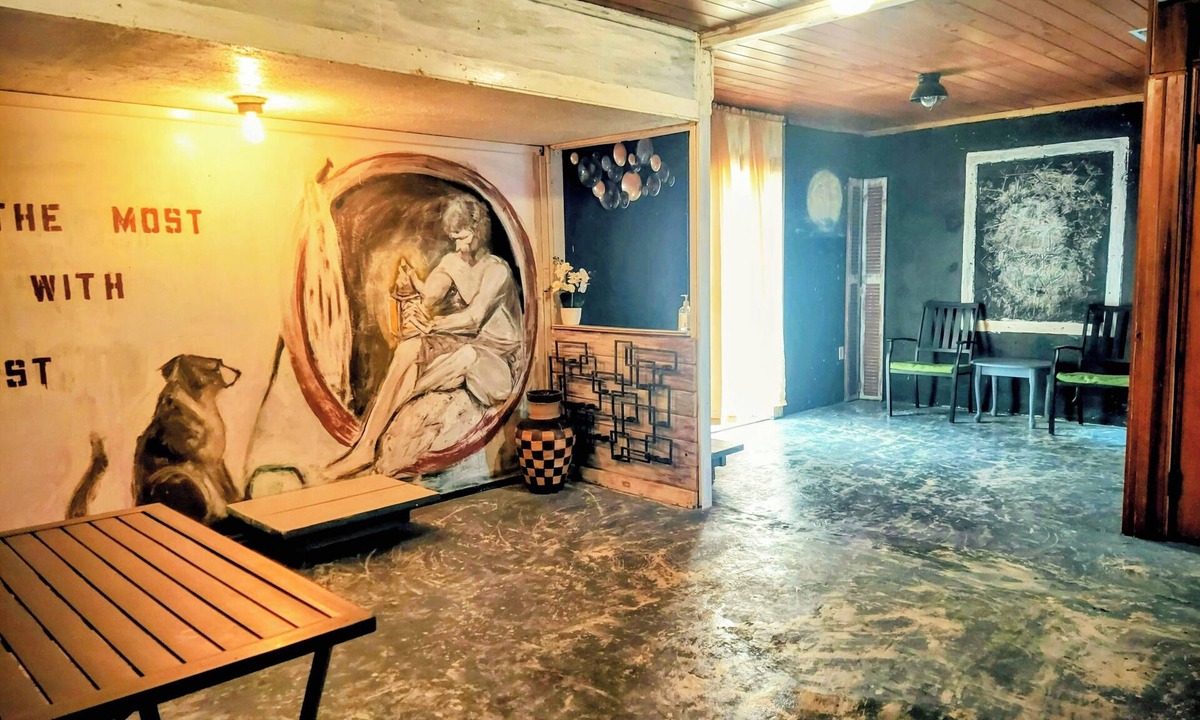 Tropic Apartment | Rustic private one bedroom @ Eau Gallie Downtown, spacious in size of 650 sqft.