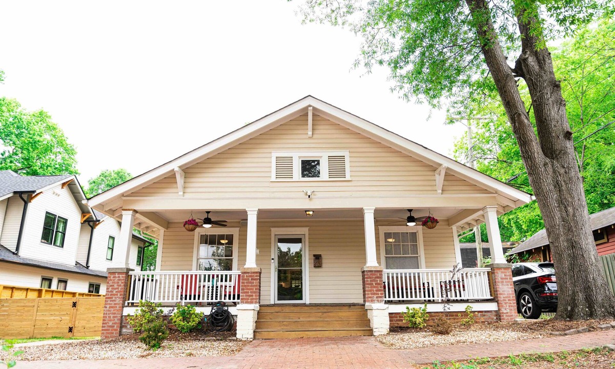 Plaza Midwood House | Safe and quiet street. Walk to shops & more. Fenced in yard w huge front porch.