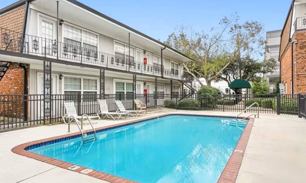 Metairie Condo | SAFE & CENTRALLY LOCATED 2Bed/1Ba 9 mins to Hospitals/French Quarter/Superdome
