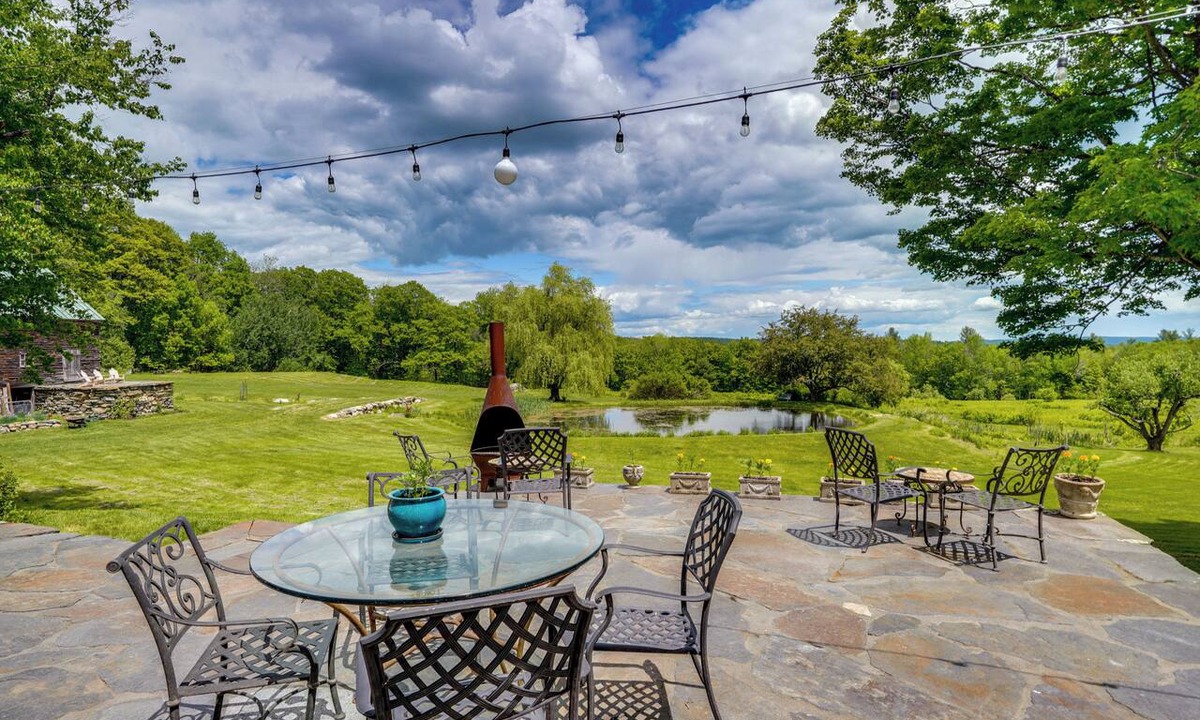 Middlefield House | Serene and Historic Farmhouse in the Berkshires