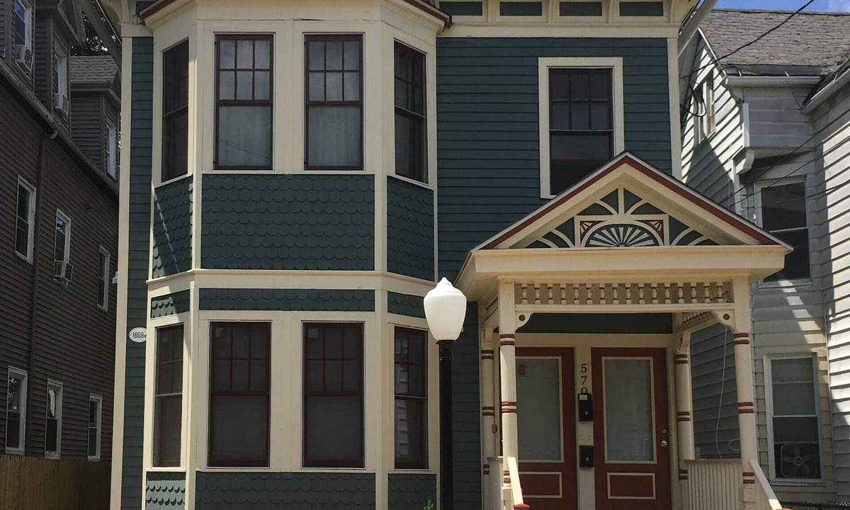 The Hill House | Single Room for rent - in 5 bedroom 2 bath home… Traveling professionals Only