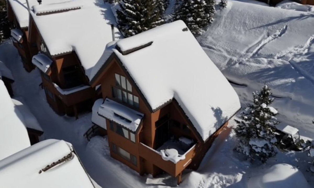 Big Sky Ski Chalet | Ski-in Ski-out Mountain Village Chalet with private hot tub