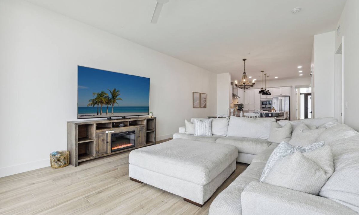 Melbourne Beach Condo | Sleek Coastal Condo with Stunning Riverfront Views and Luxury Amenities