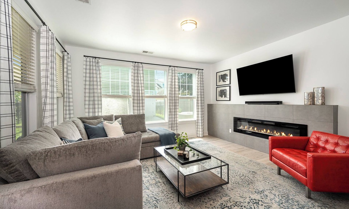 Charlotte House | Sleeps 10 Renovated 4BR Near Uptown & Camp North End