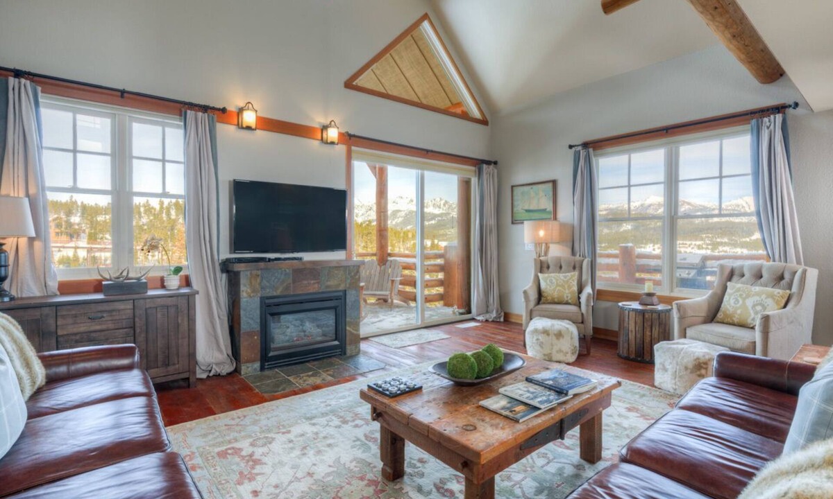 Saddle Ridge House | Slopeside Townhome with Mountain Views! Private Hot Tub!