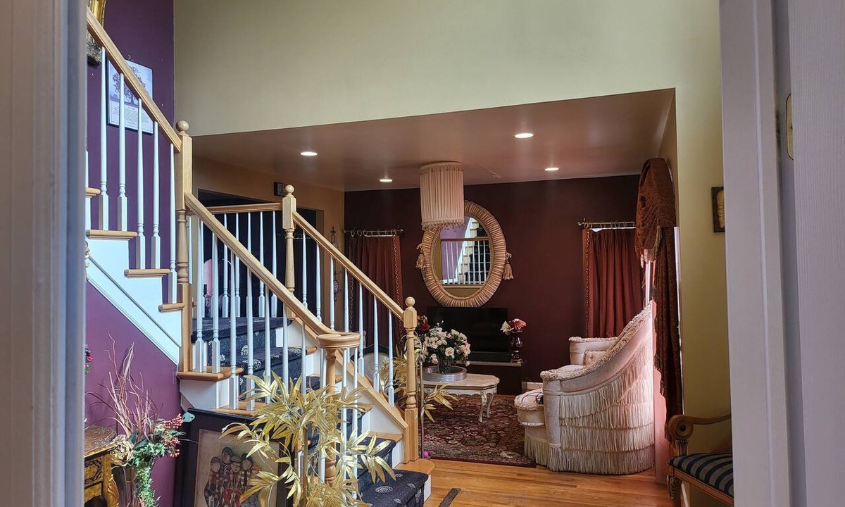 Huntington Station House | Spacious 4-bedroom house with AC in peaceful Huntington