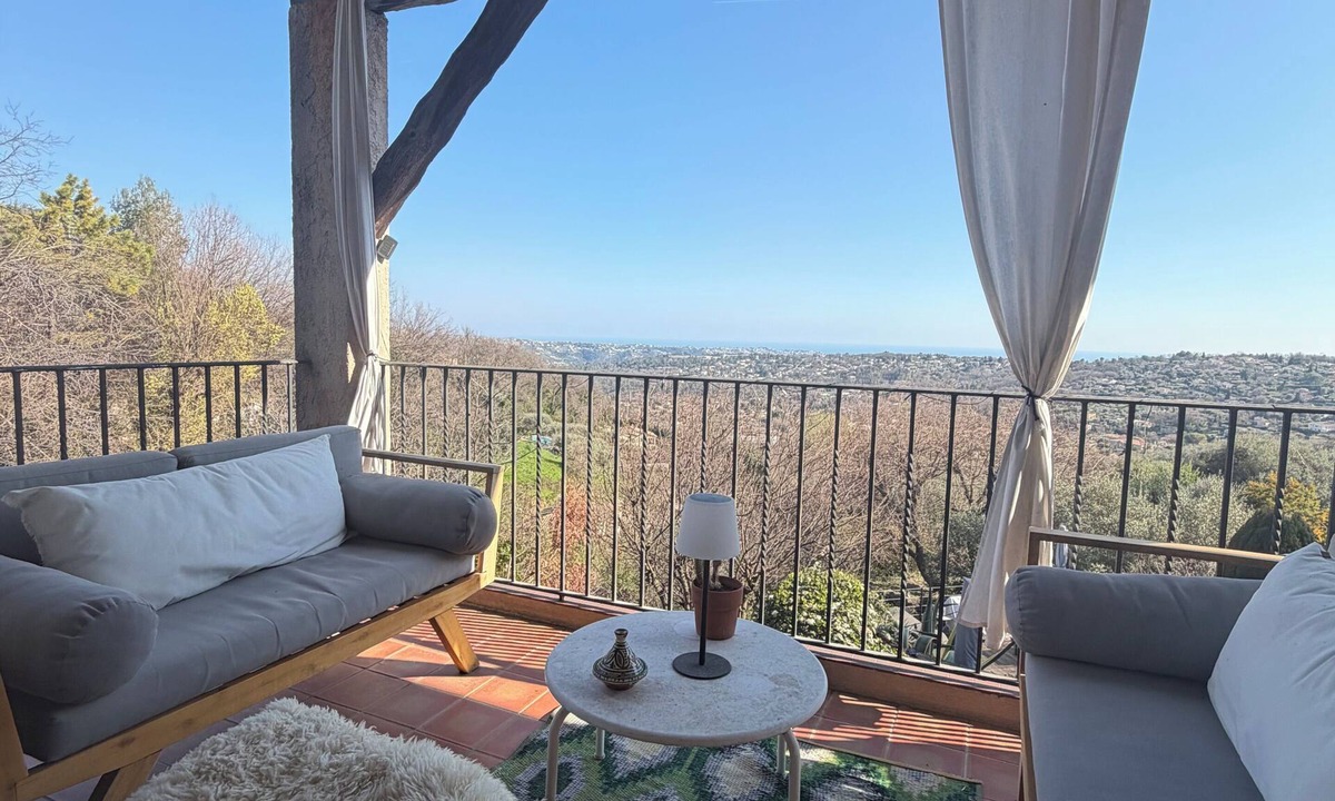Saint-Jeannet Villa | Spacious 5-bedroom villa, sea view, swimming pool,in adorable Saint-Jeannet