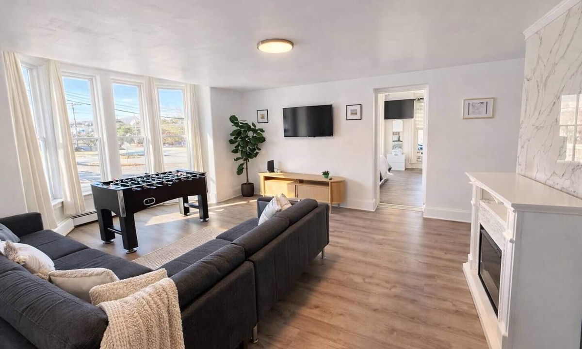 Danielson House | Spacious 8BR Home w/Foosball & Parking