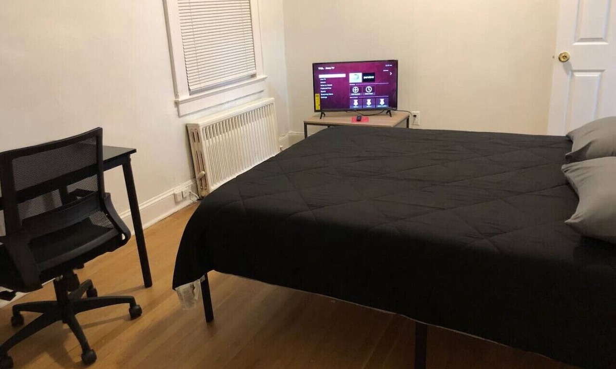 Paterson Apartment | Spacious 900 sf 2-bedroom, private street entrance, near GW Bridge