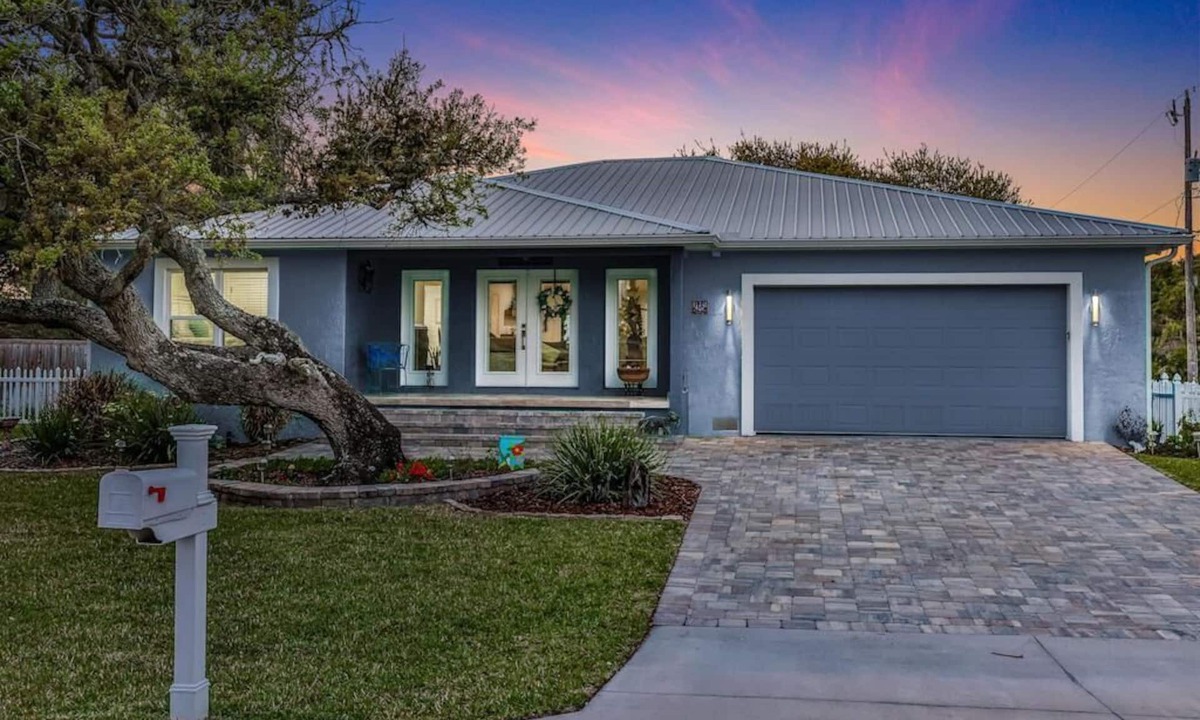 Vilano Beach House | Spacious High Quality New Home - 1 Block to the Beach - 1 Pet Friendly