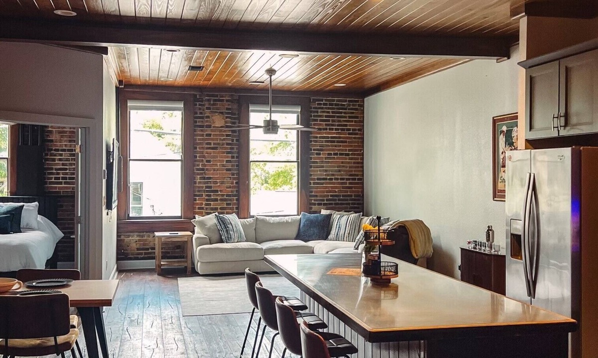 Hammond Apartment | Spacious Luxury Condo in the Heart of Downtown Hammond!